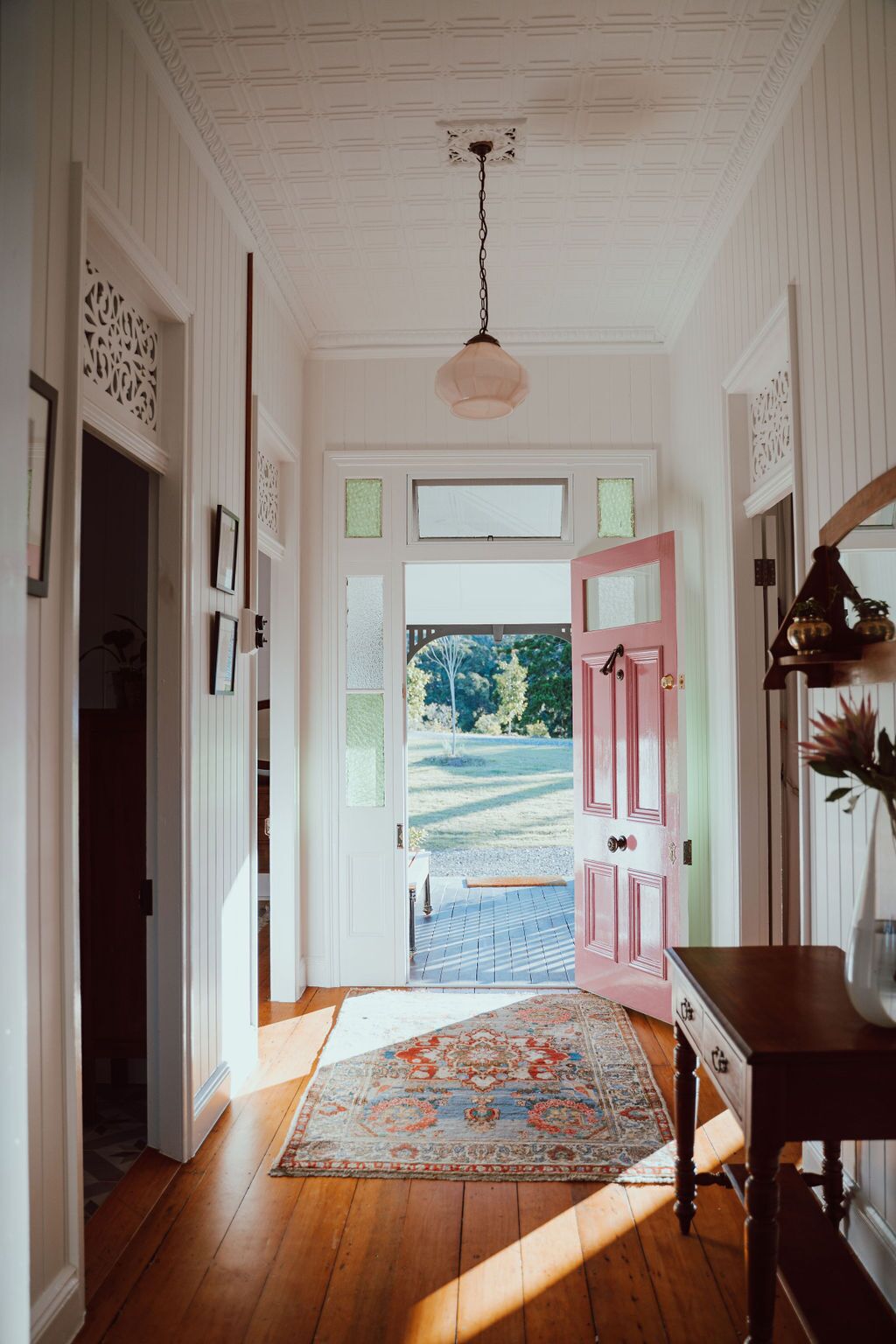 Clayfield House on acreage 10 minutes from beaches