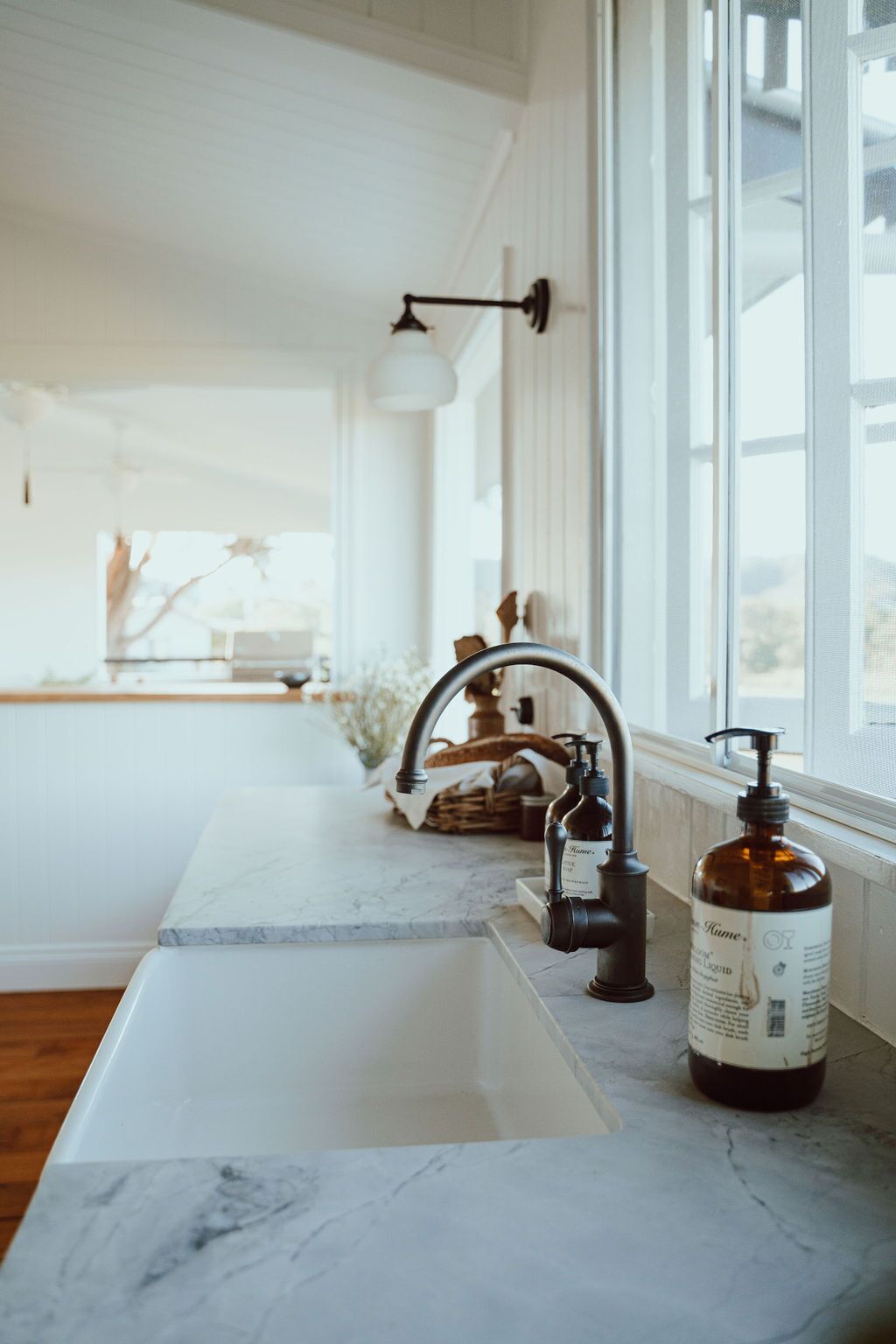 Clayfield House on acreage 10 minutes from beaches — image 21