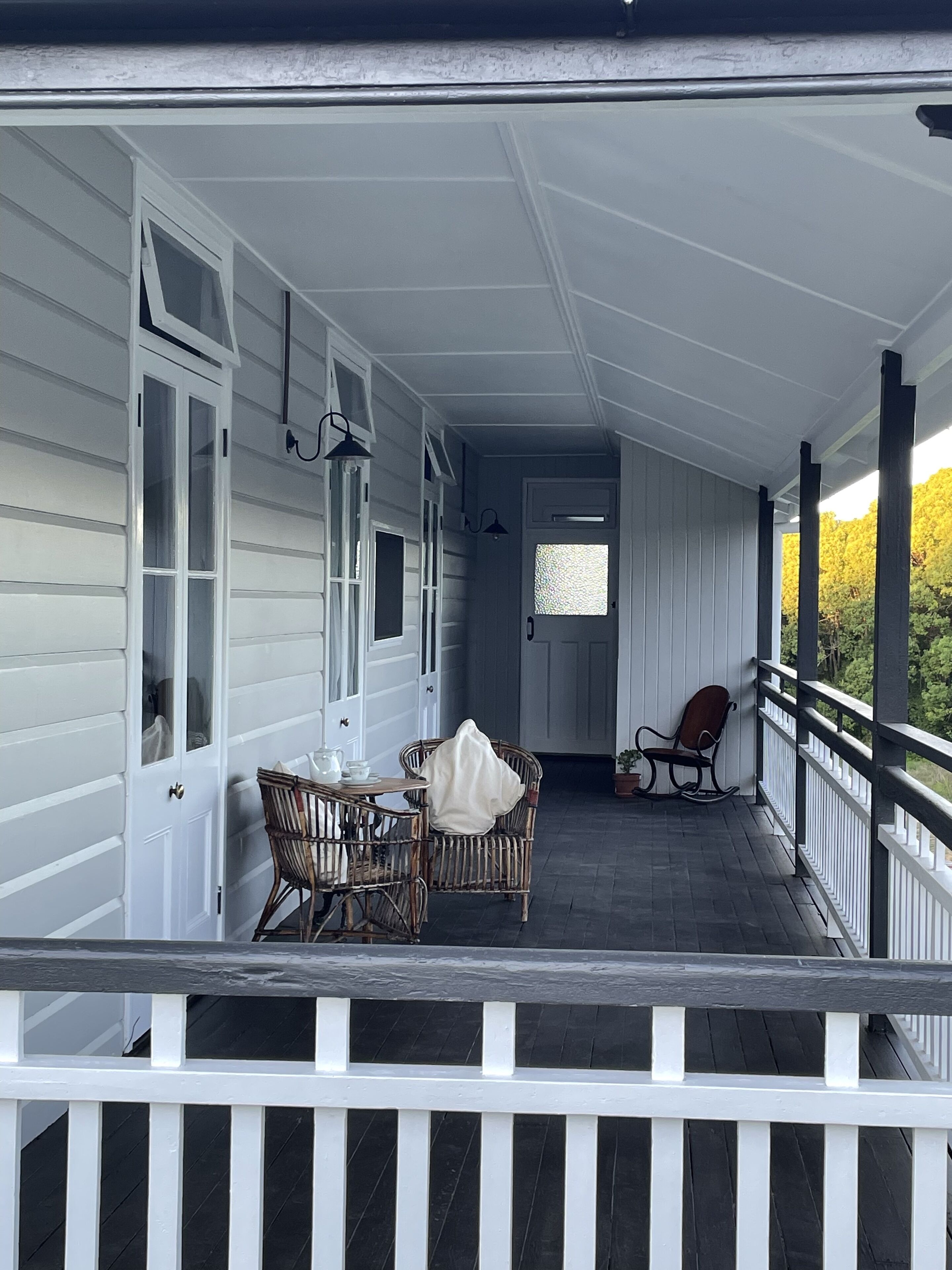 Clayfield House on acreage 10 minutes from beaches — image 18