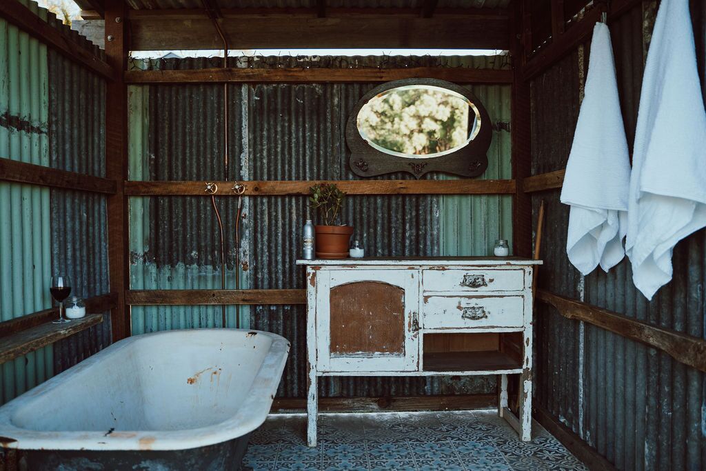 Clayfield House on acreage 10 minutes from beaches — image 17