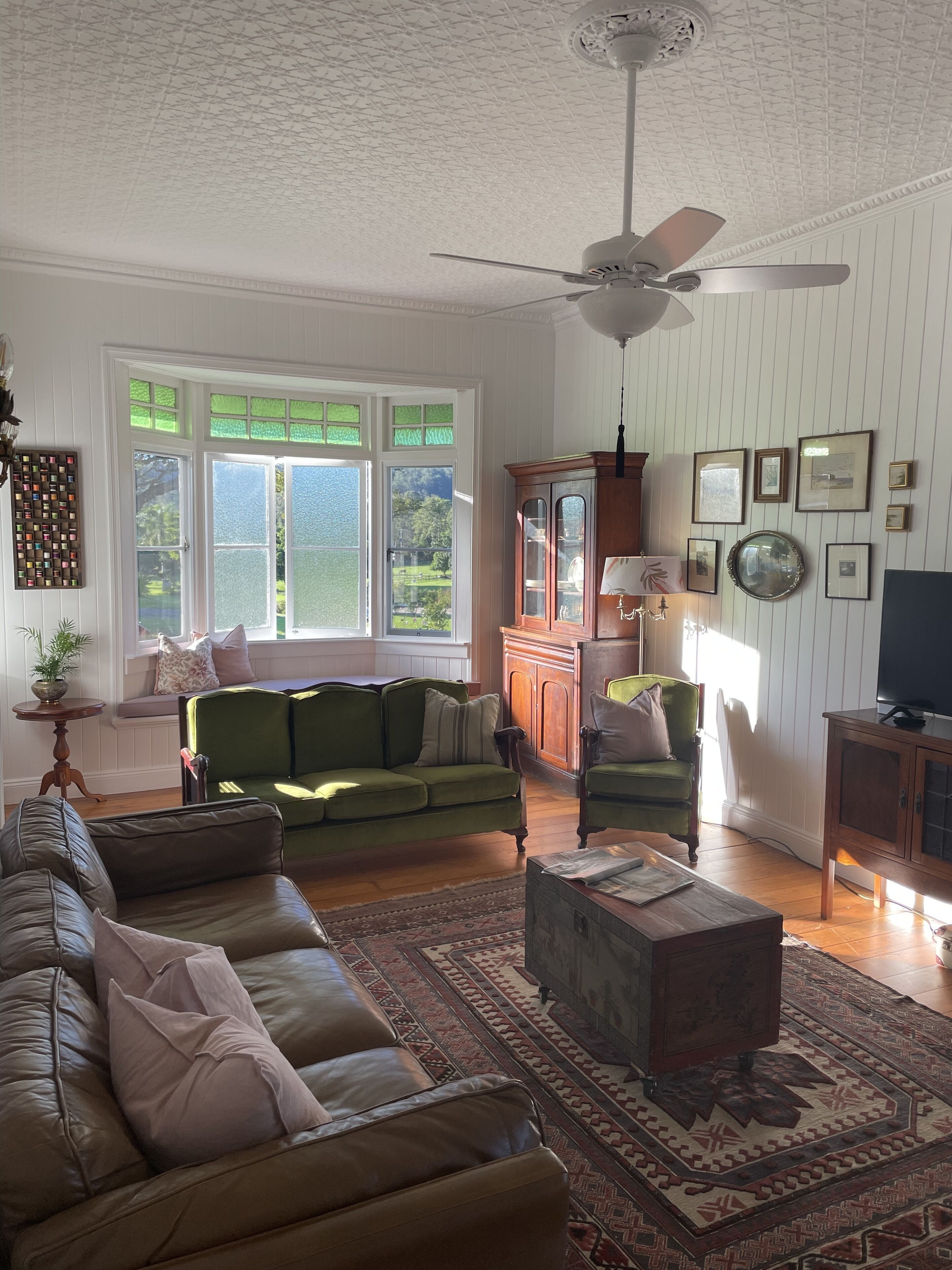 Clayfield House on acreage 10 minutes from beaches — image 14