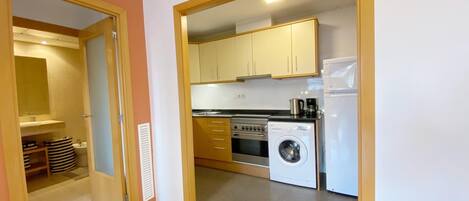 Frigorifero, microonde, forno, macchina per tè/caffè