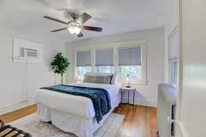 2 bedrooms, desk, iron/ironing board, free WiFi