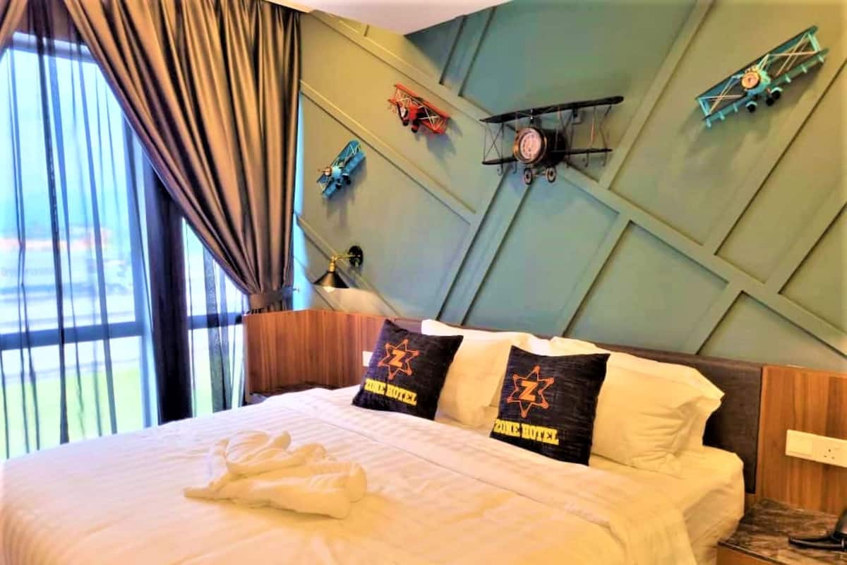 Superior Studio Suite | Premium bedding, free WiFi, bed sheets