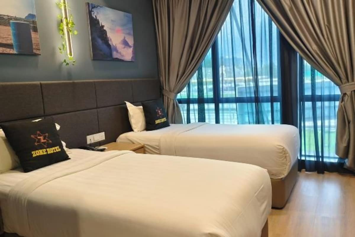 Premium bedding, WiFi (free), bed sheets