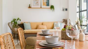 Alimentos y bebidas