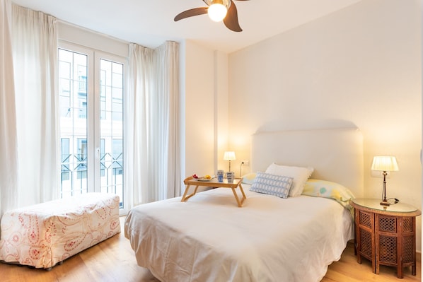 1 bedroom, iron/ironing board, free WiFi, bed sheets - Apartment "El Carmen Flat" in Málaga City with Patio, Wi-Fi & A/C (Málaga)