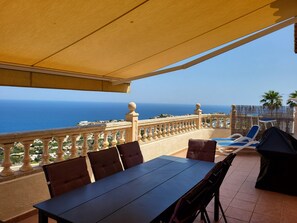 Outdoor dining - Villa "Casa Anita" with Mountain View, Pool, Wi-Fi, Terrace & Garden (Benitachell)