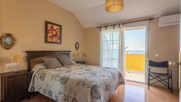 3 dormitorios, tabla de planchar con plancha, wifi gratis y ropa de cama