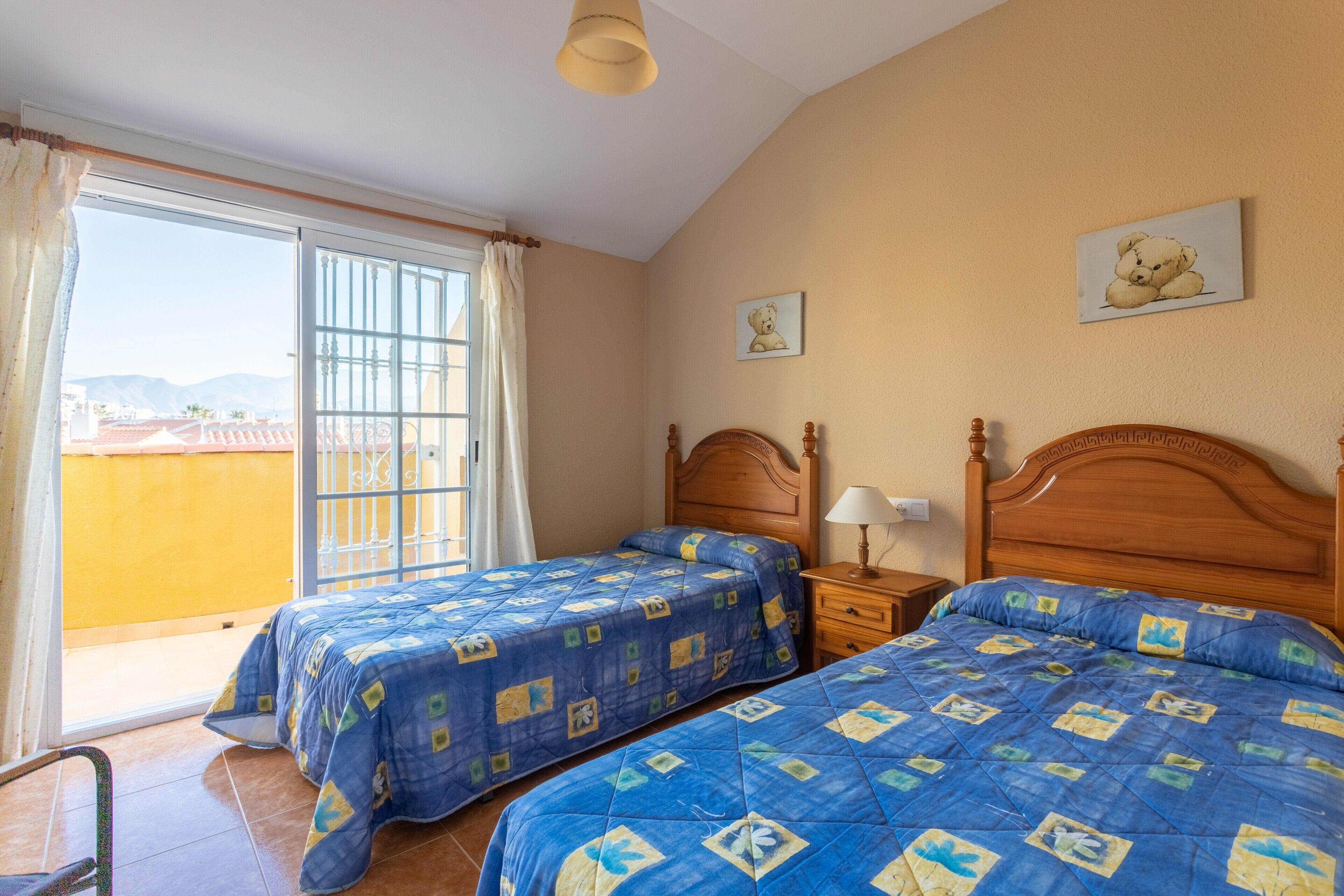 3 bedrooms, iron/ironing board, free WiFi, bed sheets