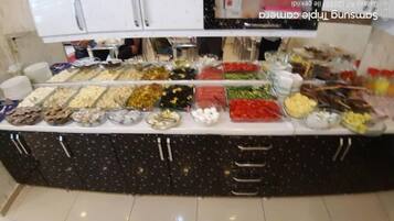 Free daily buffet breakfast