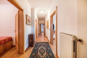 2 bedrooms, iron/ironing board, free WiFi, bed sheets - Apartment "La Pratolina" with Mountain View, Terrace & Garden (Castello - Molina di Fiemme)