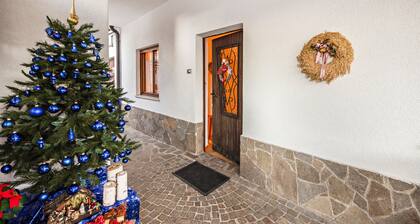 Apartment "La Pratolina" with Mountain View, Terrace & Garden