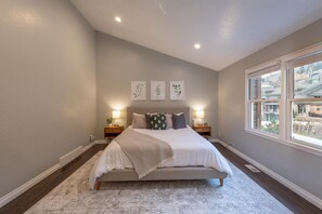 3 bedrooms, free WiFi, bed sheets