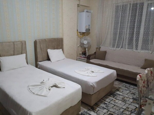 Basic Apartment | Desk, iron/ironing board, free WiFi - okyanus laçin otel (Van)