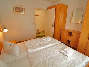 2 Schlafzimmer, Reisekinderbett, WLAN