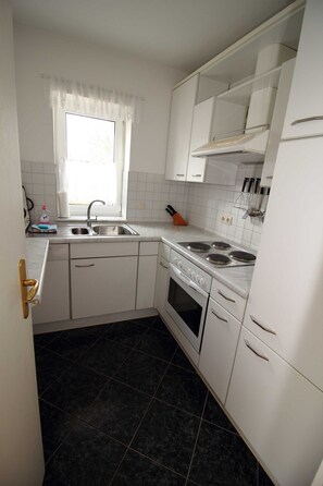 Frigorifero, microonde, forno, lavastoviglie