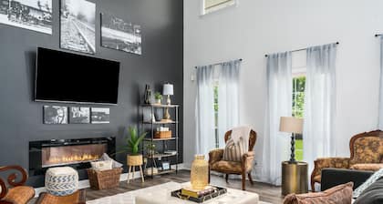 Cahaba Cabana - Spacious 4BR Home w/ Fenced Yard