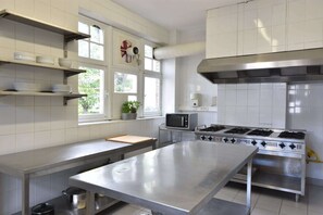 KylskÄp, mikrovÄgsugn, ugn och diskmaskin