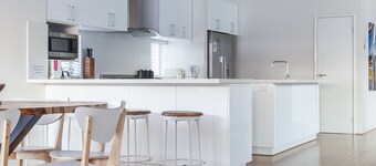 South Beach Guest House- Stylish & Spacious beach mansion