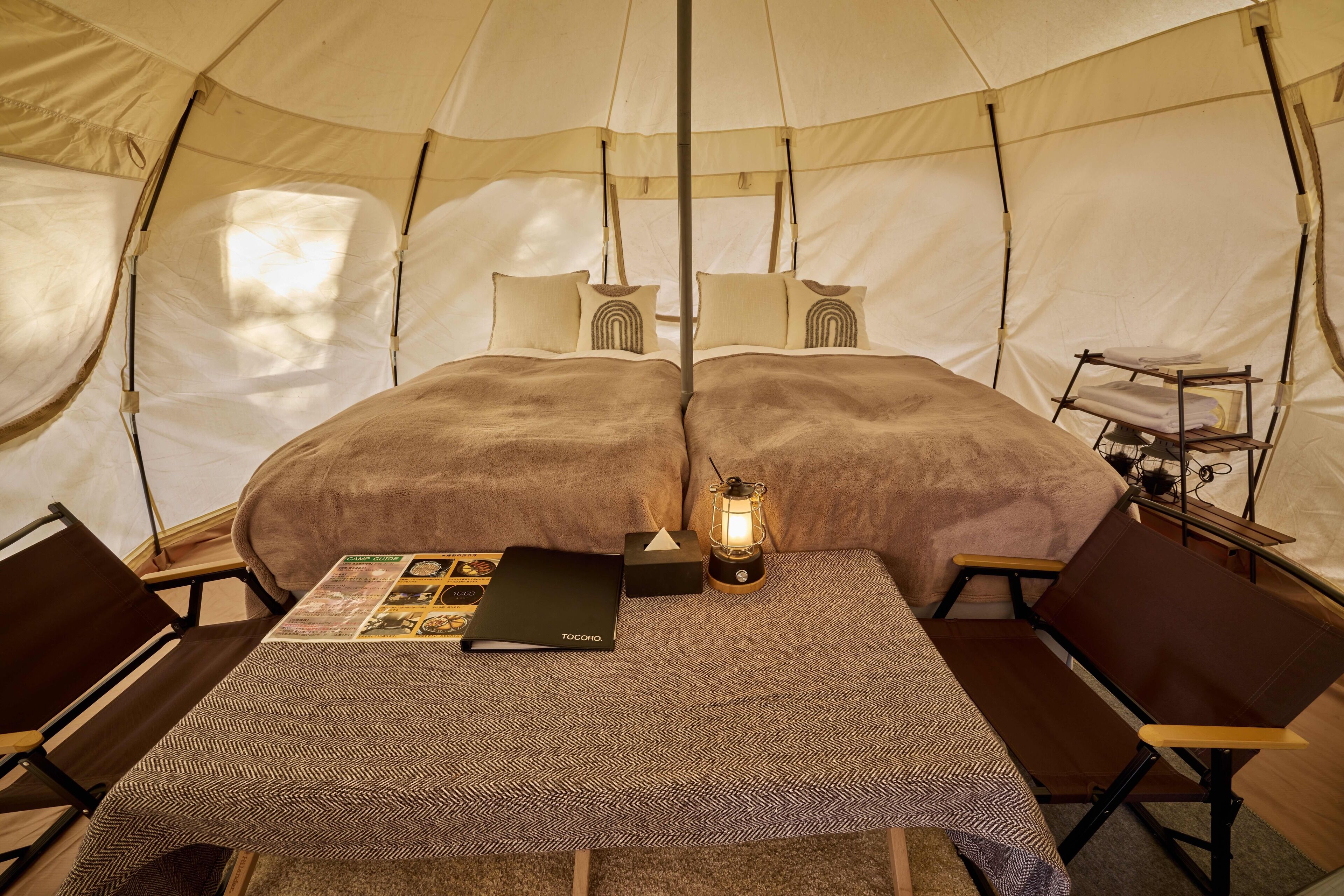 Premium bedding, down comforters, minibar, WiFi (free)