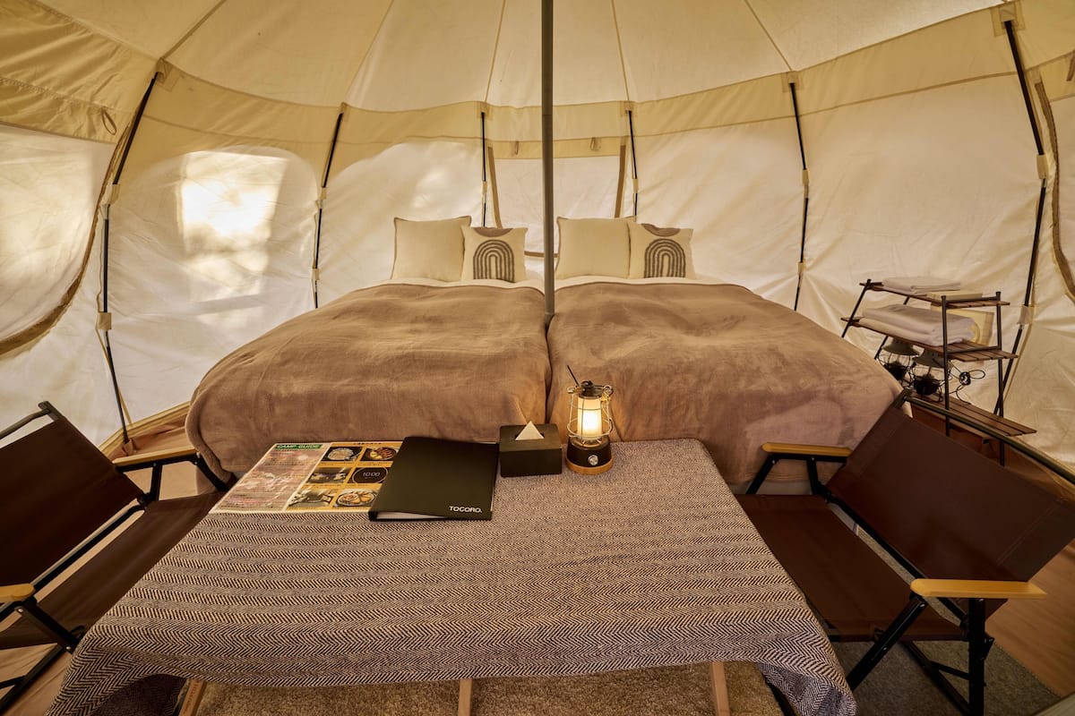 Ropa de cama de alta calidad, edredón, minibar y wifi gratis