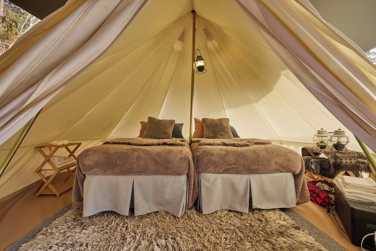 Ropa de cama de alta calidad, edredón, minibar y wifi gratis