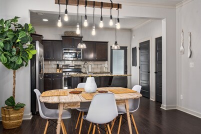 The Hillsboro House - Family Friendly with 4 BR