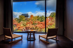 Egyptian cotton sheets, premium bedding, down comforters, pillowtop beds - Hotel Okura Kyoto Okazaki Bettei (Kyoto)
