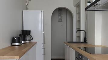 Comfort Apartment | Private kitchen | Cookware/dishes/utensils