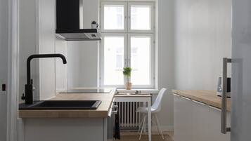 Comfort-huoneisto | Yksityinen keittiö | Keittoastiat/astiat/ruokailuvälineet