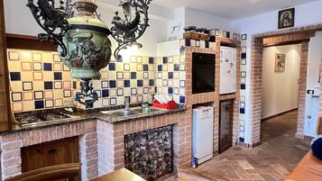 Traditional Apartment | Private kitchen