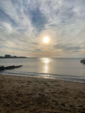 Beach - 1 Kent Place (Kent)