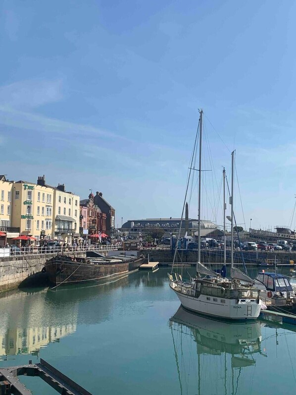 Marina - 1 Kent Place (Kent)