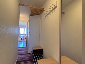Interior - 2-room flat with balcony and sunset view (Avoriaz)