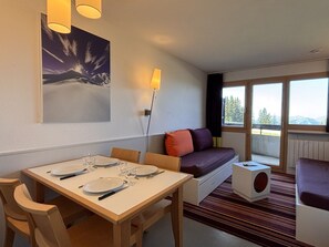 Dining - 2-room flat with balcony and sunset view (Avoriaz)