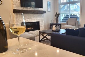 Smart-TV, peis og kontorer