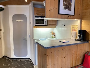 KylskÄp, mikrovÄgsugn, ugn och diskmaskin
