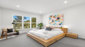 4 bedrooms, free WiFi, bed sheets