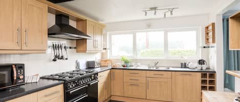 Cottage | Interior