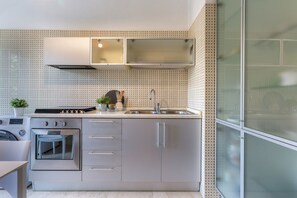 Ofen, Toaster, Kochgeschirr/Geschirr/Besteck