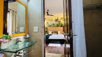 Shower, towels, soap, shampoo