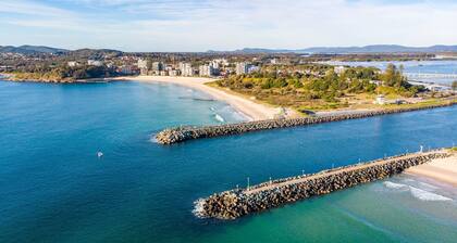 Tuncurry Treasure, Central Location