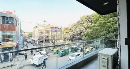 BluO Modern 2BHK- Green Park Market & Hauz Khas