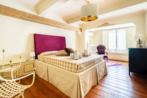 1 chambre, coffres-forts dans les chambres, bureau