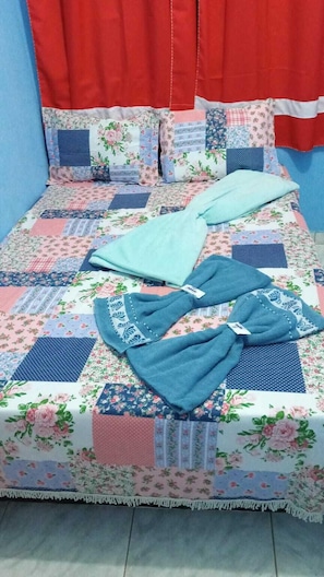 Free WiFi, bed sheets