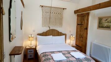 House | 1 bedroom, iron/ironing board, free WiFi, bed sheets