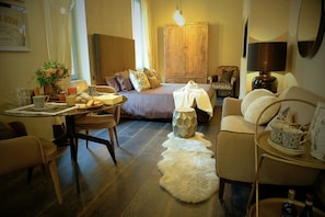 Minibar, individually furnished, desk, iron/ironing board - My Home For You - Tasso (Bergamo)