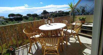 Apartment with sea view, just renewed