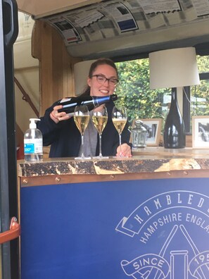 Bar (in der Unterkunft)